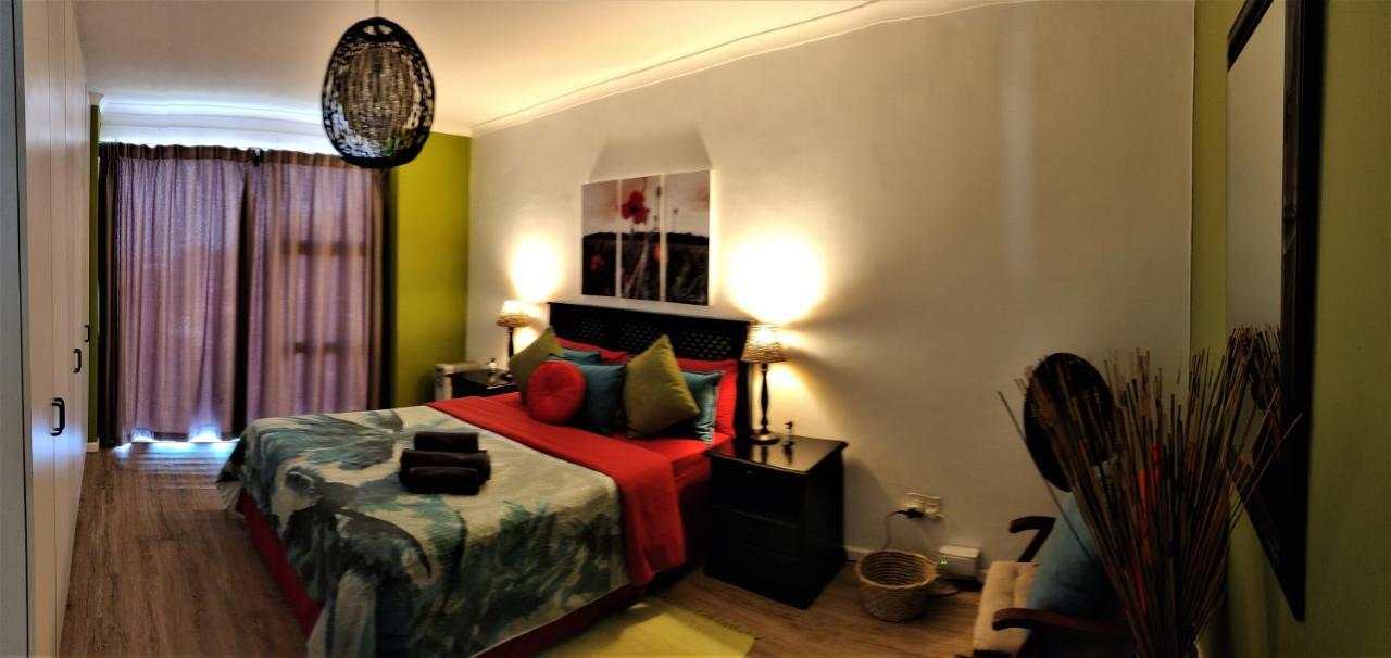 Penguinden - Load-Shedding Free Simonʼs Town Exterior foto