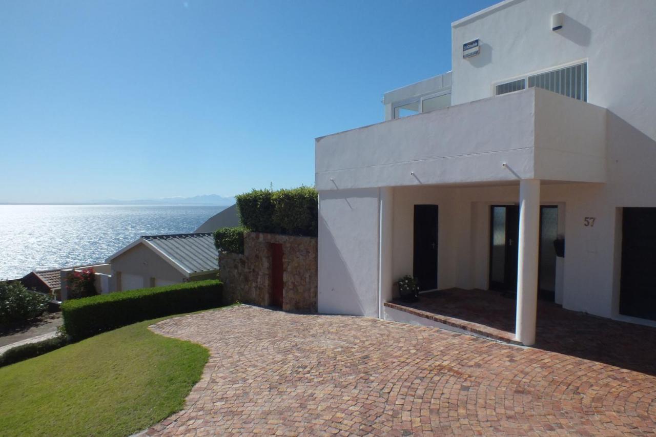 Penguinden - Load-Shedding Free Simonʼs Town Exterior foto